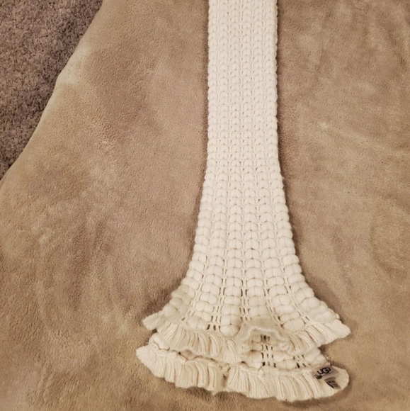 UGG Australia Scarf Cashmere Silk Wool - Picture 2 of 4